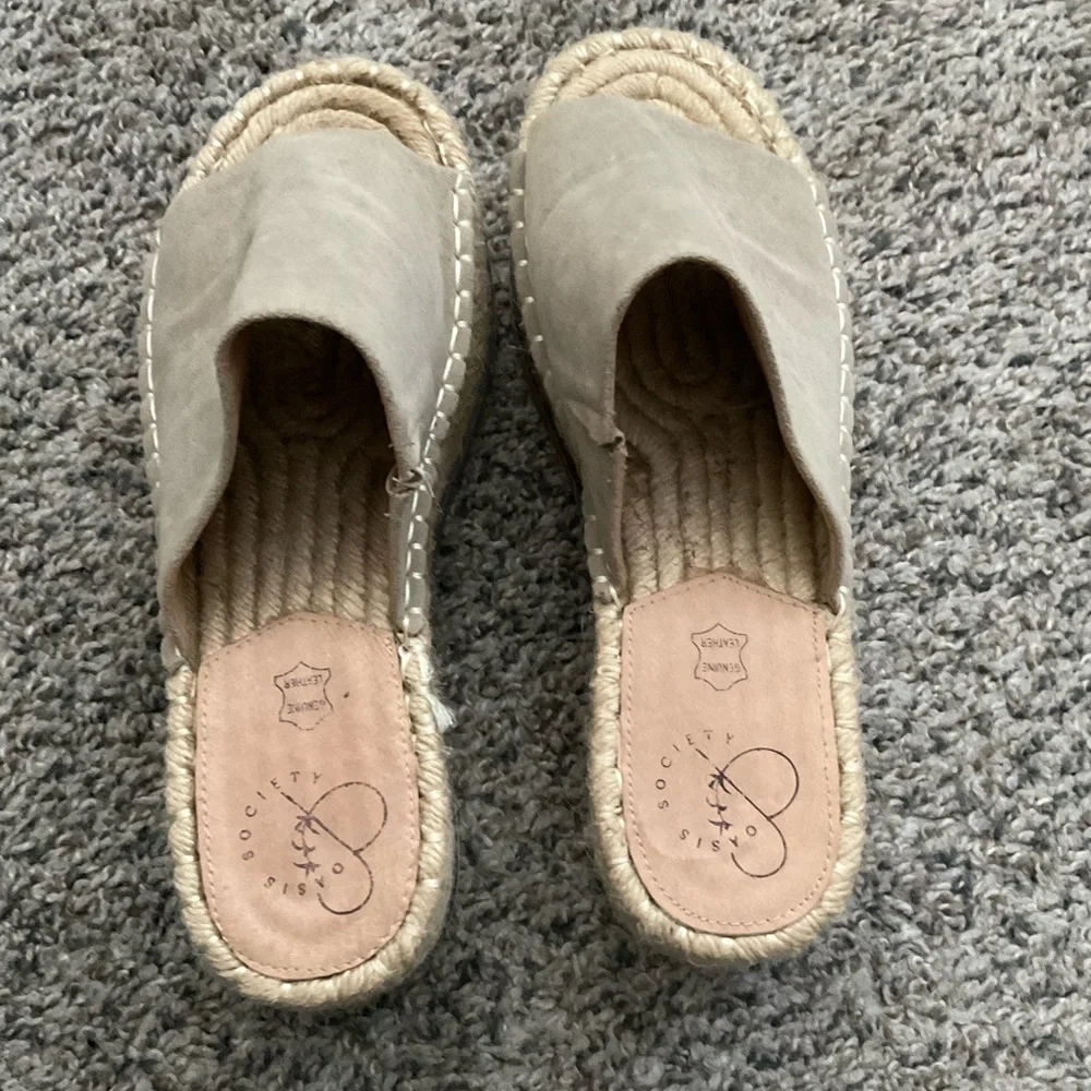 Oasis Society Tan Espadrille Slide Sandals - Size 9